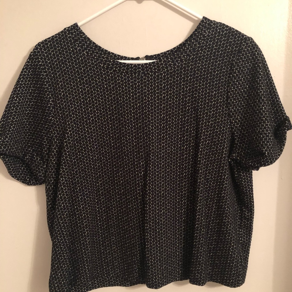 Black and White Patterned Cropped Shirt